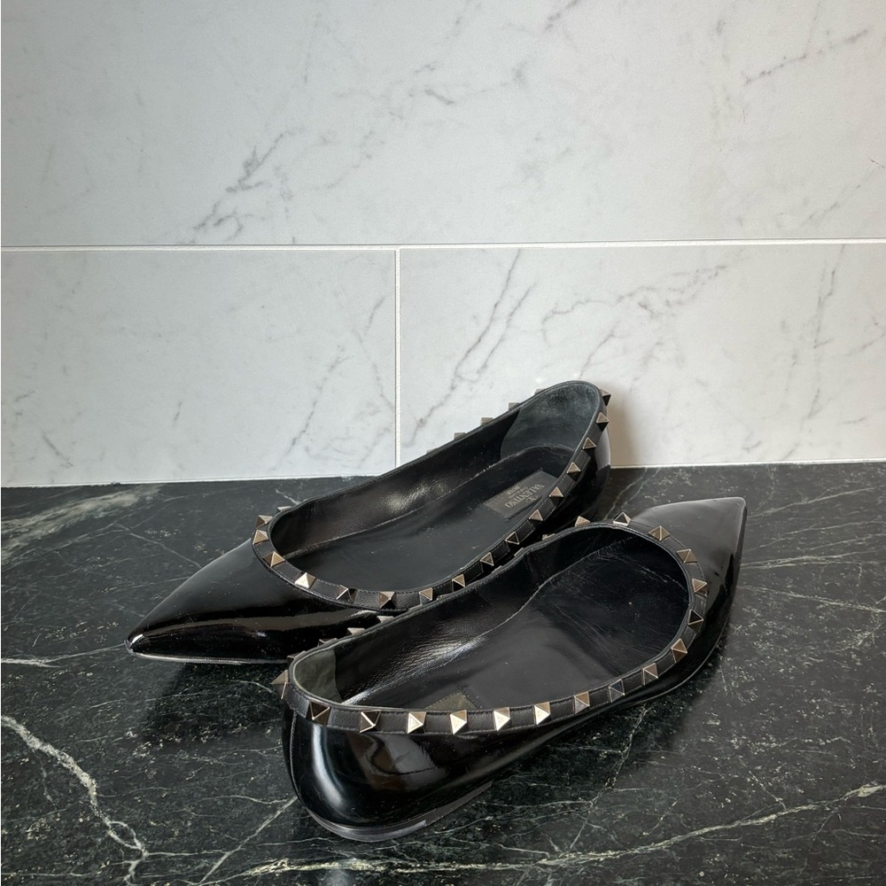 Valentino Garavani rock stud flats (noir edition 🖤)